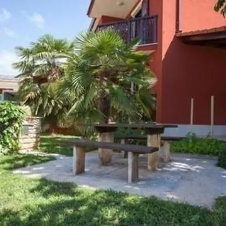 公寓 In Novigrad Mit Schoener Terrasse