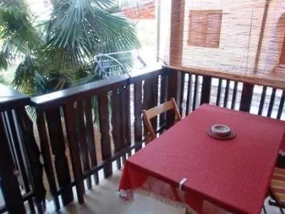 Διαμέρισμα In Novigrad Mit Schoener Terrasse Karpinjan